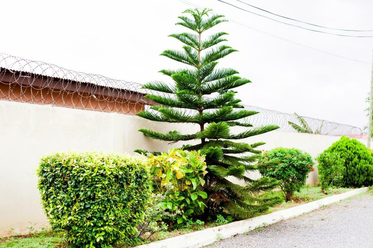 Charis Home Services Haatso Exterior foto